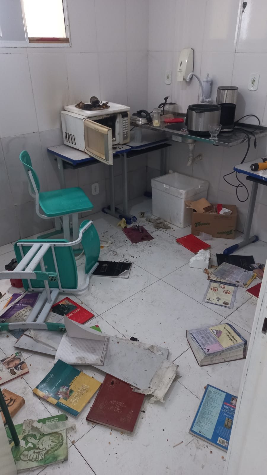 Espaço Sociocultural Dandaras sofre vandalismo no Colubandê e lança campanha para reestruturação